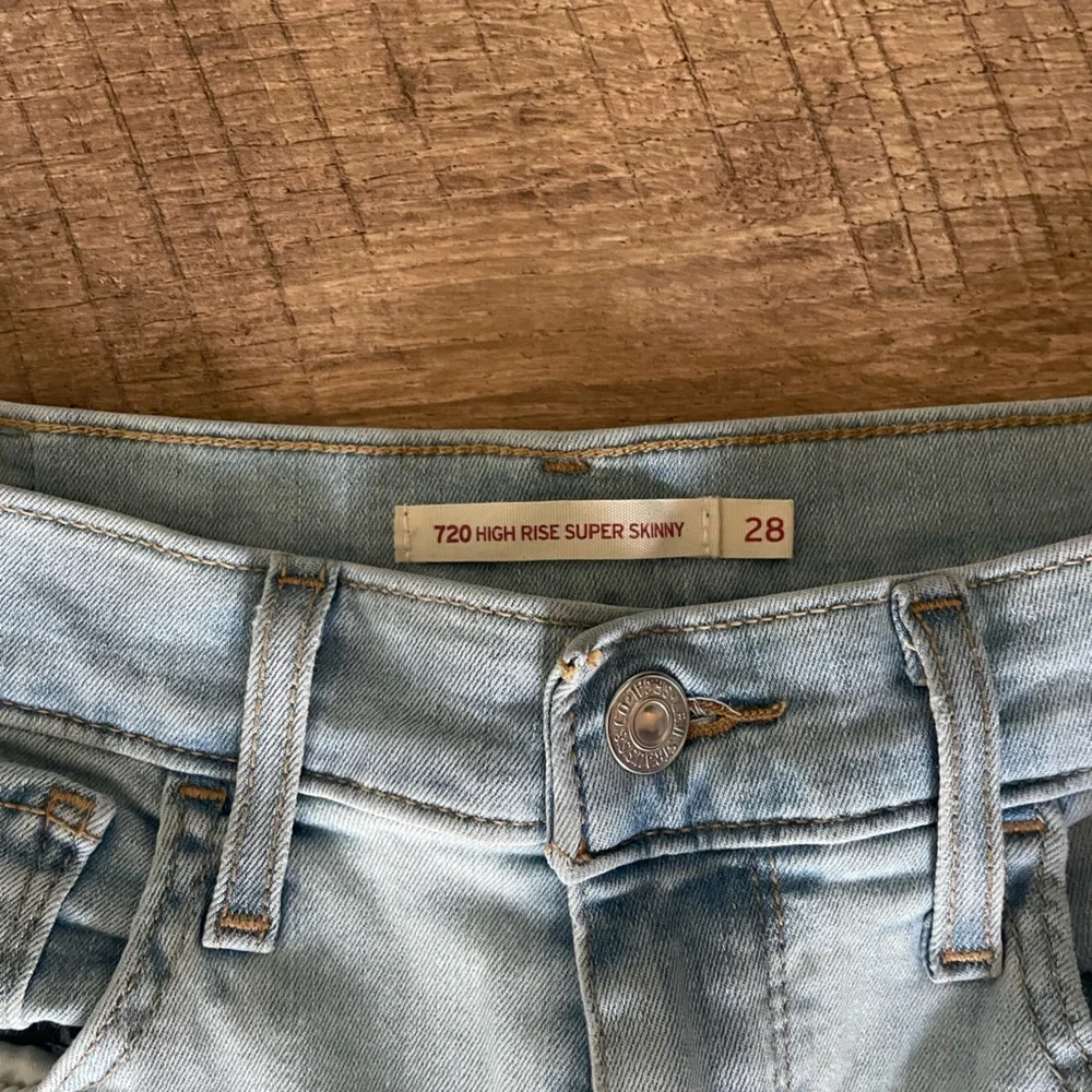 Levi’s 720 High Rise - Picture 3 of 3